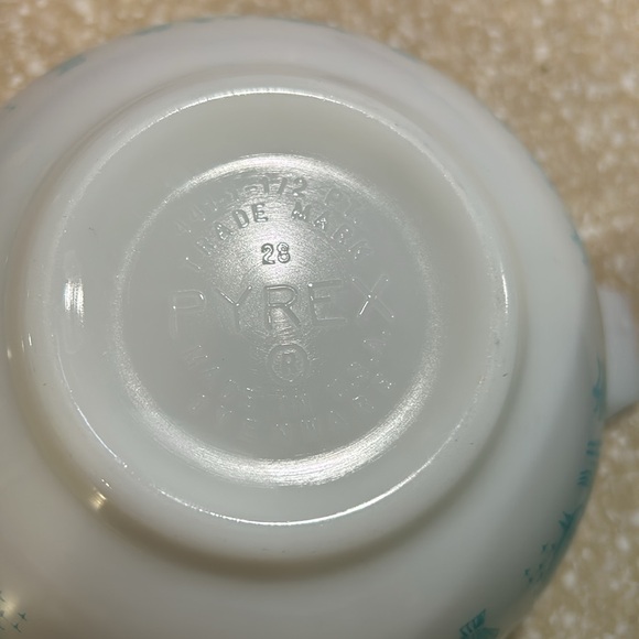 Pyrex vintage Amish Butterprint Conderella  bowls #444, 4Qt, #441, 1-1/2Qt - Picture 5 of 13